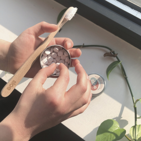 Dentifrice solide à croquer - boîte de 60 pastilles à la fraise