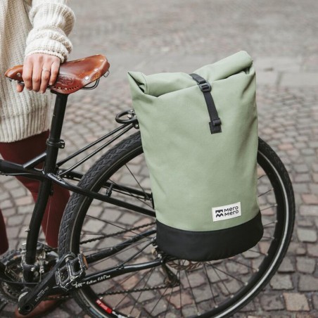 Annecy - sac à dos et sacoche vélo